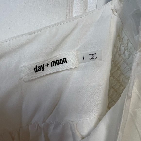 White Checkered Ruffle Sleeve Dress Day & Moon‎ size large - Picture 4 of 6